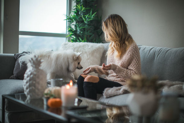 stop emotional eating woman at home